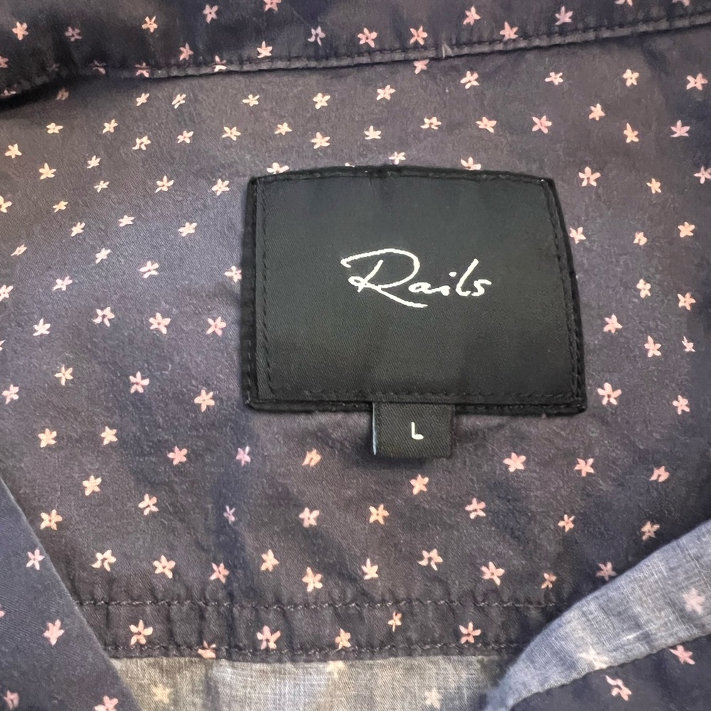Rails button down‎ top - Picture 2 of 3